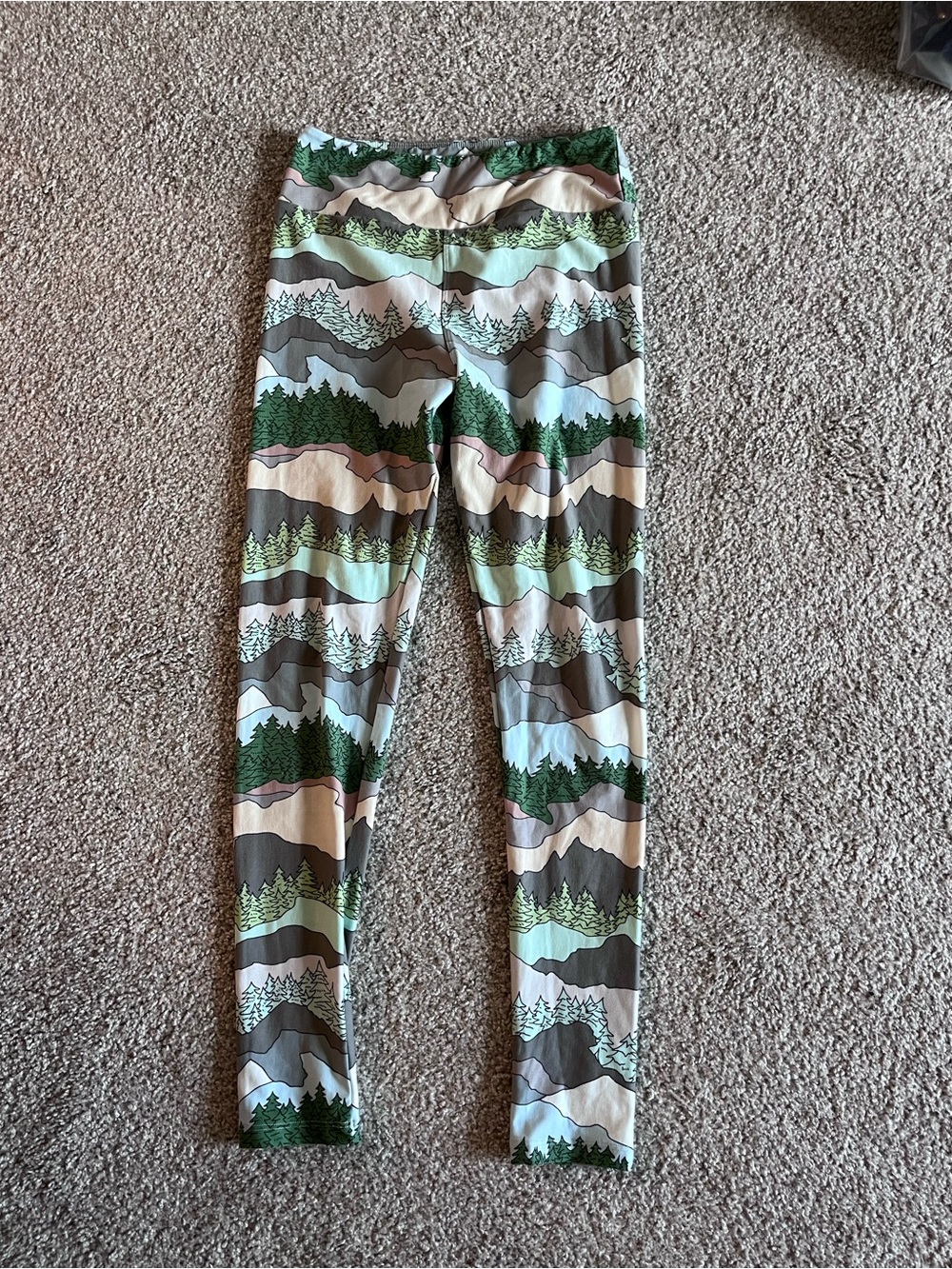 Lularoe mountain leggings